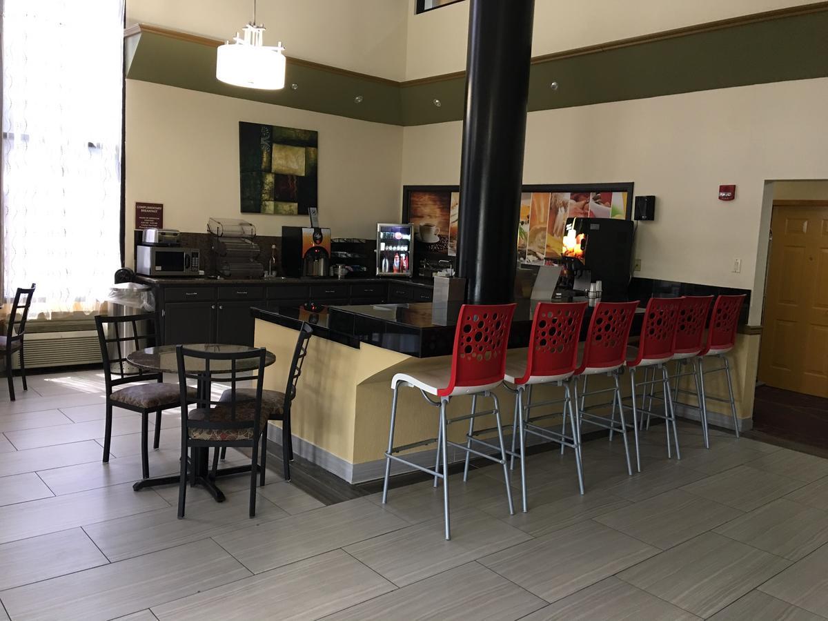 America'S Best Value Inn & Suites-Клинтон Экстерьер фото