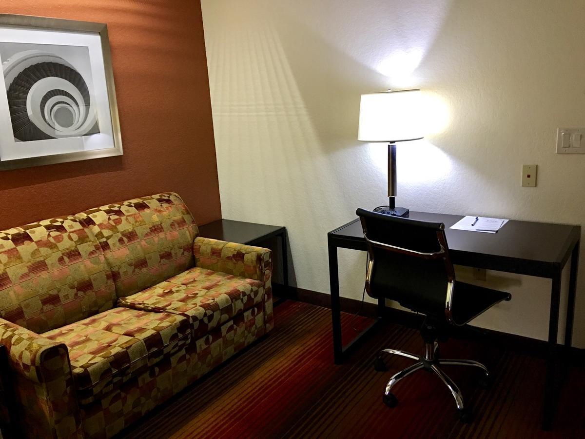 America'S Best Value Inn & Suites-Клинтон Экстерьер фото