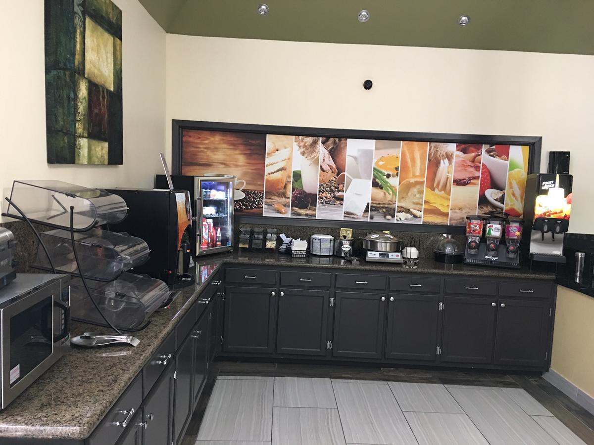 America'S Best Value Inn & Suites-Клинтон Экстерьер фото