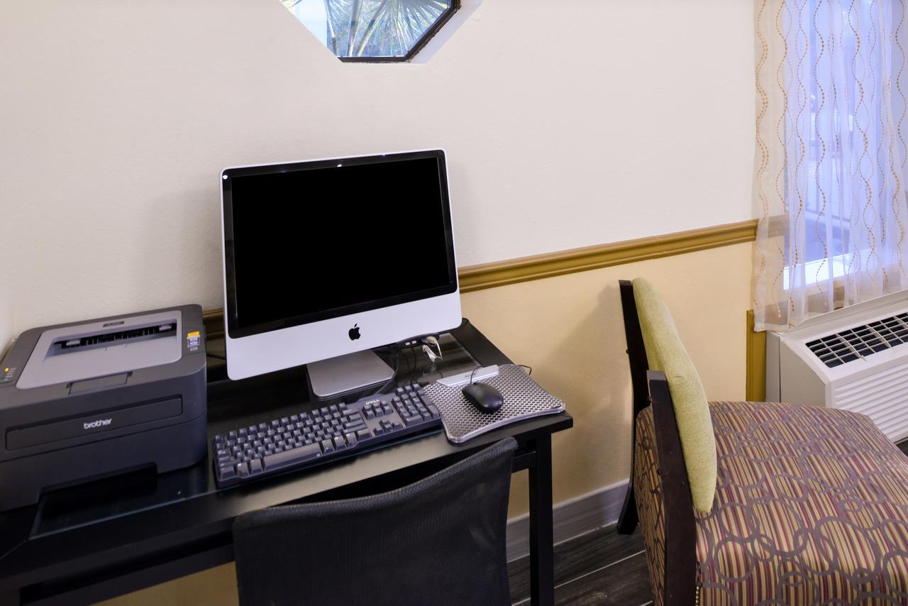 America'S Best Value Inn & Suites-Клинтон Экстерьер фото
